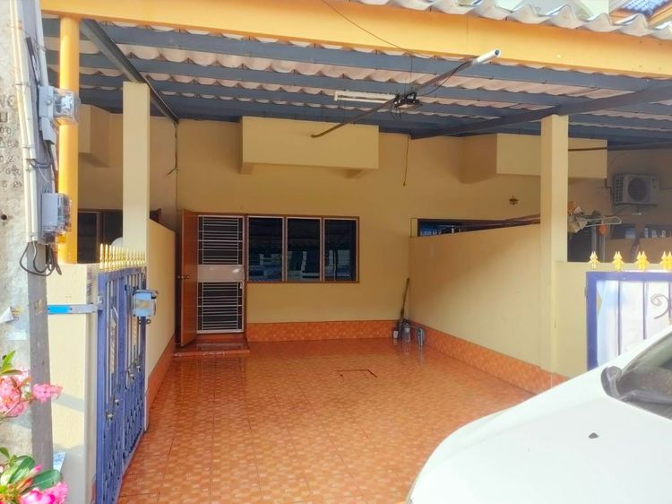 ขายด่วน ทาวเฮาส์ 29 ตร.วา เนื้อที่ด้านหลังเหลือเยอะ โล่ง โปร่งมากๆ รูปที่ 3