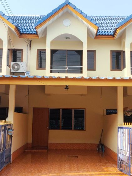 ขายด่วน ทาวเฮาส์ 29 ตร.วา เนื้อที่ด้านหลังเหลือเยอะ โล่ง โปร่งมากๆ รูปที่ 2