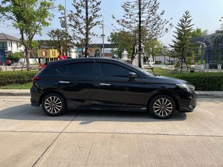Honda City Hatchback SV 2021 ไมล์น้อย สีดำ
