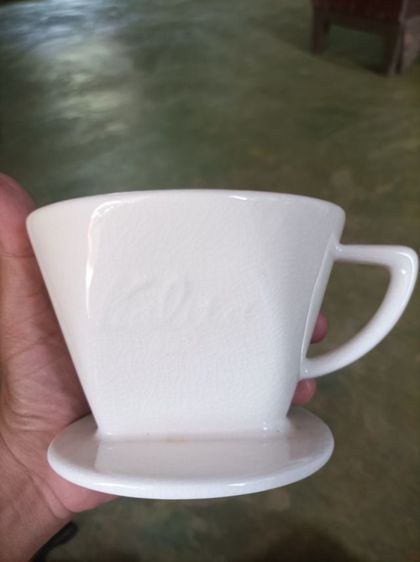อุปกรณ์ทำเครื่องดื่ม แก้วดริฟกาแฟ Kalita102แก้ว3รู  ขนาก11x8.5cm สภาพแก้วลายงาสีขาว สินค้ามือสองจากตู้ญี่ปุ่น