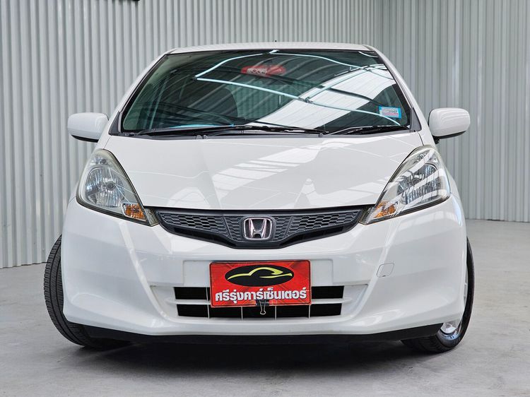 Honda Jazz 2012 1.5 V i-VTEC Sedan เบนซิน ไม่ติดแก๊ส เกียร์อัตโนมัติ ขาว รูปที่ 2
