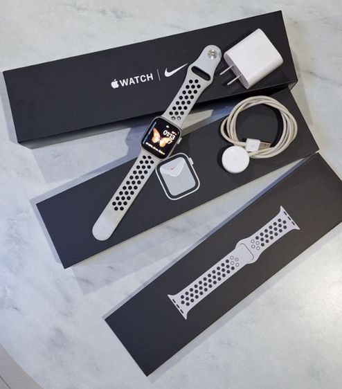 Apple watch S5 มือสอง ครบกล่อง รูปที่ 1