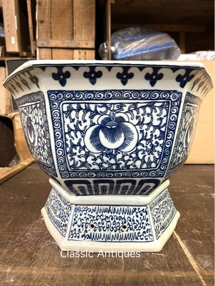 กระถาง กังไสลายคราม หกเหลี่ยมลายผักชี ใบใหญ่ รูปที่ 2