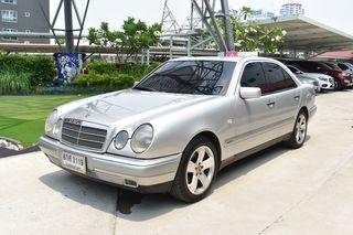 benz e230 ⭐เล่มเดิม  รถสวย รถเดิมๆทั้งคัน ⭐ไม่ชน ไม่จมน้ำ ภายในสะอาด แอร์เย็น (รถบ้าน)