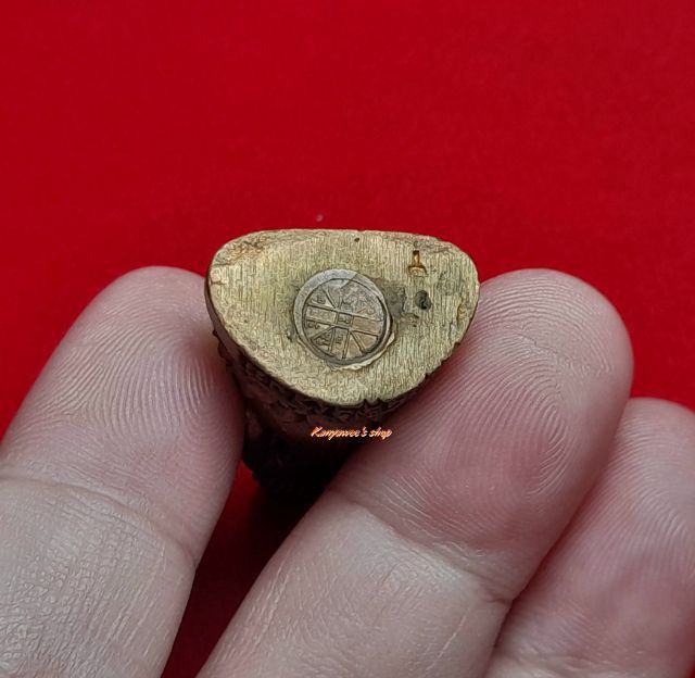 พระกริ่ง(พิมพ์อู่ทอง)หุ่นไพรีพ่ายฤทธิ์ หลวงพ่อคูณ ปริสุทโธ วัดบ้านไร่ รุ่น คูณรุ่งโรจน์ ปี 2537 รูปที่ 4