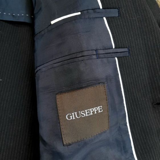 สูท GIUSEPPE
striped slim suit
🔵🔵🔵
 รูปที่ 8