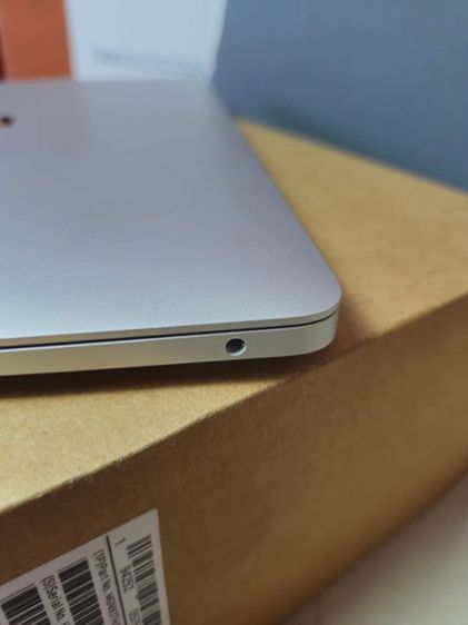 MacBook Air: ชิป M1  CPU 8-core  GPU 7-core 256GB SSD  13-inch
 รูปที่ 4