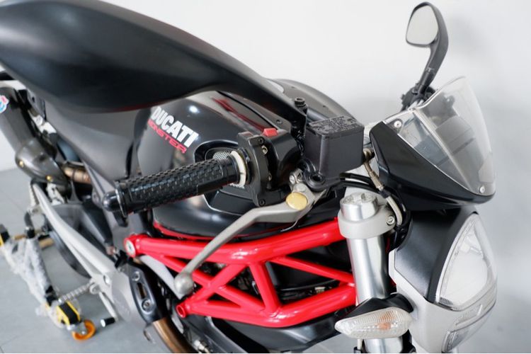Ducati Monster 795 Abs สีดำ ปี14 วิ่ง 28,000 โล หล่อๆ สภาพกริ๊บๆครับ รูปที่ 10