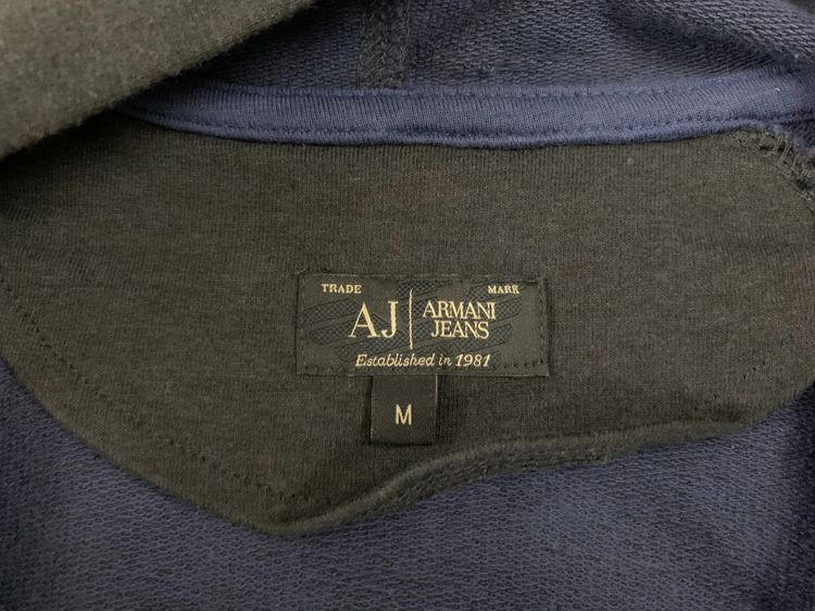เสื้อคลุม Armani Jeans เทียบเท่าไซส์ S ของแท้ สภาพไม่เคยใช้งาน รูปที่ 3
