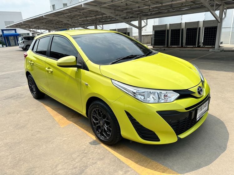 Toyota Yaris 2018 1.2 Entry Sedan เบนซิน ไม่ติดแก๊ส เกียร์อัตโนมัติ เหลือง รูปที่ 4