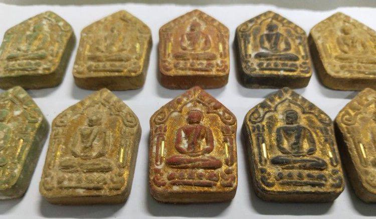 พระขุนแผนหลวงปู่ทิม ปี15 หลังฝังเหรียญบาท จำนวน10องค์ รูปที่ 8