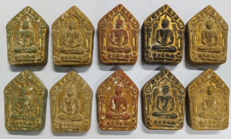 พระขุนแผนหลวงปู่ทิม ปี15 หลังฝังเหรียญบาท จำนวน10องค์ รูปที่ 4