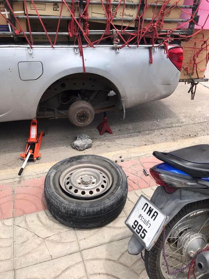 ปะยางและเปลี่ยนยางนอกสถานที่ รูปที่ 10