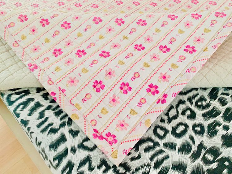 ผ้าปูรองนอน (แบบหนา) ขนาด 4.5-5ฟุต สีขาวลายดอกวินเทจ มือสองขายตามสภาพ สินค้าญี่ปุ่น-เกาหลีแท้ รูปที่ 11