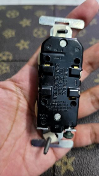 ปลั๊กผนังใช้ทั่วไป หรือสำหรับเครื่องเสียง ยี่ห้อ Eagle Vintage Made in U.S.A.  รุ่นเก่าหายาก สภาพสวยมากนอนกล่องเดิมๆ เจ้าของเก็บรักษาอย่างดี รูปที่ 8