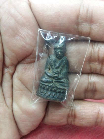 พระชัยวัฒน์ท่านเจ้ามา วัดสามปลื้มหรือวัดจักรวรรดิราชาวาส พิมพ์ฐานสูง ขี้เบ้าเดิมตามซอกองค์พระ ดูง่าย พุทธคุณครบเครื่องด้านเมตตา แคล้วคลาด  รูปที่ 3