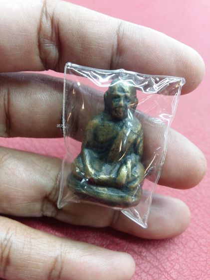 พระชัยวัฒน์ท่านเจ้ามา วัดสามปลื้มหรือวัดจักรวรรดิราชาวาส พิมพ์ฐานสูง ขี้เบ้าเดิมตามซอกองค์พระ ดูง่าย พุทธคุณครบเครื่องด้านเมตตา แคล้วคลาด  รูปที่ 18