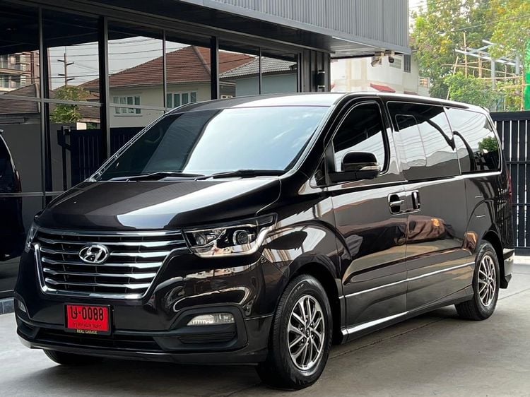 Hyundai H-1  2019 2.5 Deluxe Van ดีเซล ไม่ติดแก๊ส เกียร์อัตโนมัติ น้ำตาล รูปที่ 1