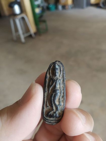 พระเนื้อดินผสมผงใบลาน(พระปางลีลากำแพงสวรรค์ยืนหรือพระปางลีลากำแพงนิ้ว(210307)(ไม่ทราบพระเกจิที่สร้าง))พระบ้านพระเครื่องรางของมงคล รูปที่ 2