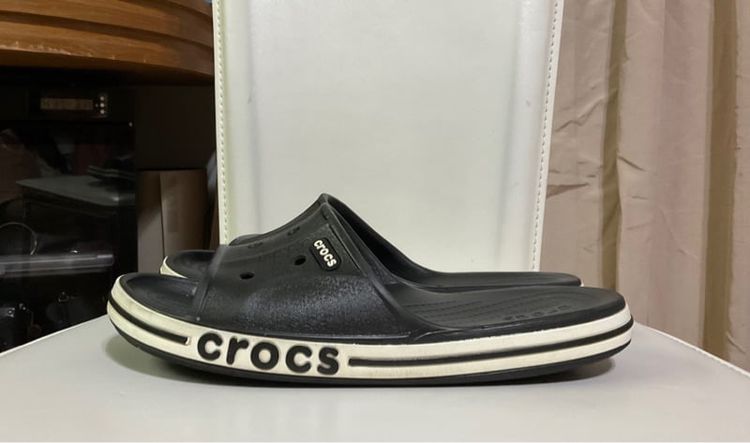 รองเท้าแตะแบบมีหูและแบบสวม ดำ รองเท้าแตะ Crocs