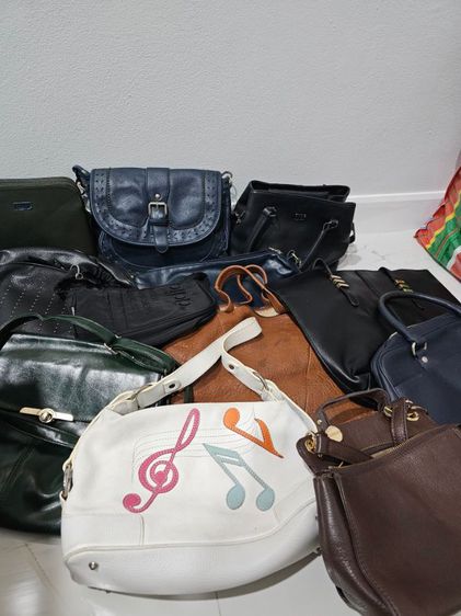 ขายเหมากระเป๋ามือสอง​  กระเดินทาง​ กระเป๋าสะพาย.​กระเป๋าถือ​ ถุงผ้า​ กระเป๋าตัง​   สภาพพร้อมใช้  มารับเอง​ นครปฐมึค รูปที่ 2
