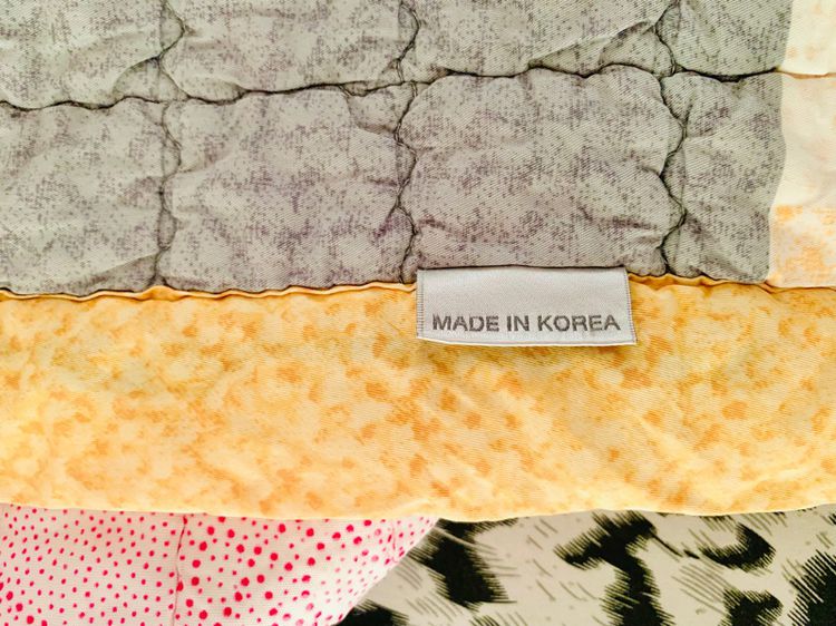 ผ้าปูรองนอน (แบบหนา) ขนาด 4.5-5ฟุต สีเทาเหลืองตารางลายกราฟฟิกหลากสี ยี่ห้อ Rossi-Life มือสองสภาพดี สินค้าญี่ปุ่น-เกาหลีแท้ รูปที่ 8