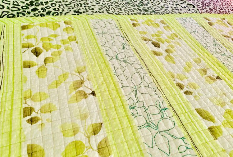 ผ้าปูรองนอน (แบบหนา) ขนาด 4.5-5ฟุต สีเขียวลายใบไม้ ยี่ห้อ Beau Sejour (สภาพใหม่) มือสองสภาพดี สินค้าญี่ปุ่น-เกาหลีแท้ รูปที่ 3
