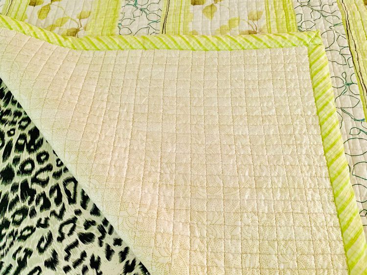 ผ้าปูรองนอน (แบบหนา) ขนาด 4.5-5ฟุต สีเขียวลายใบไม้ ยี่ห้อ Beau Sejour (สภาพใหม่) มือสองสภาพดี สินค้าญี่ปุ่น-เกาหลีแท้ รูปที่ 5