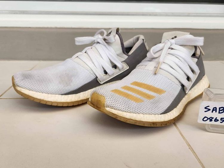 ขายรองเท้า adidas pure boost สีขาว Size US9 27CM รูปที่ 2