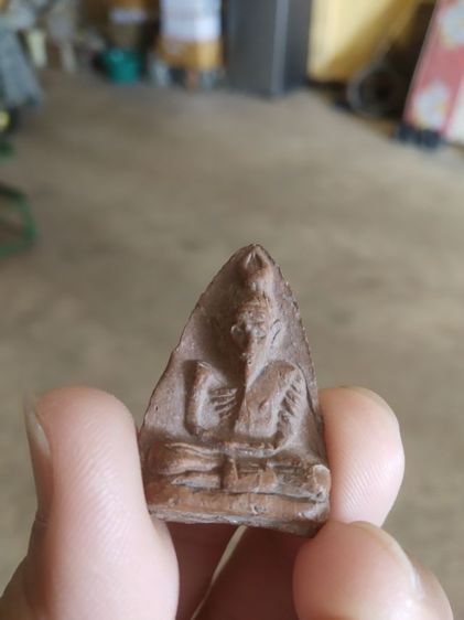 พระเนื้อดินผสมผง(พระพ่อปู่ฤาษีนารอดหลังเรียบ(130203)(เป็นเนื้อผสมออกสีแดง)(ไม่ทราบพระเกจิที่สร้าง))พระบ้านพระเครื่องรางของมงคล รูปที่ 3