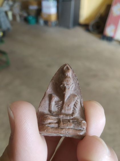 พระเนื้อดินผสมผง(พระพ่อปู่ฤาษีนารอดหลังเรียบ(130203)(เป็นเนื้อผสมออกสีแดง)(ไม่ทราบพระเกจิที่สร้าง))พระบ้านพระเครื่องรางของมงคล รูปที่ 2