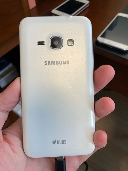 ขาย Samsung Galaxy J1 (2016) ใช้งานได้ปกติ จอ 4.5 สองซิม เมม 8 GB ระบบ 4G GPS แบตใหม่จุไฟดี พร้อมกล่องและอุปกรณ์ รูปที่ 2