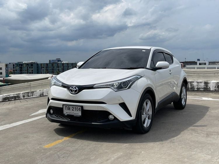 Toyota C-HR 2018 1.8 Mid Utility-car เบนซิน ไม่ติดแก๊ส เกียร์อัตโนมัติ ขาว