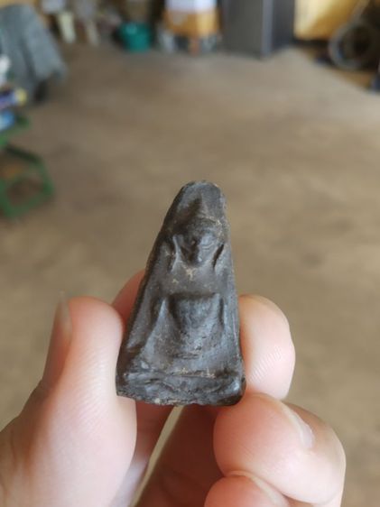 พระเนื้อดินผสมผงใบลาน(พระผงสุพรรณเนื้อดำหลังเรียบ(200101)(ไม่ทราบพระเกจิที่สร้าง))พระบ้านพระเครื่องรางของมงคล รูปที่ 2