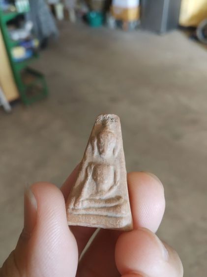 พระเนื้อดิน(พระผงสุพรรณเนื้อดินหลังเรียบสีน้ำตาล(200107)(ไม่ทราบพระเกจิที่สร้าง))พระบ้านพระเครื่องรางของมงคล รูปที่ 3