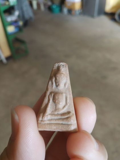 พระเนื้อดิน(พระผงสุพรรณเนื้อดินหลังเรียบสีน้ำตาล(200107)(ไม่ทราบพระเกจิที่สร้าง))พระบ้านพระเครื่องรางของมงคล รูปที่ 2