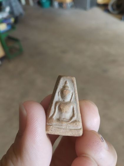 พระเนื้อดินพิมพ์เล็ก(พระผงสุพรรณเนื้อดินหลังเรียบสีน้ำตาลอ่อน(200106)(ไม่ทราบพระเกจิที่สร้าง))พระบ้านพระเครื่องรางของมงคล รูปที่ 3