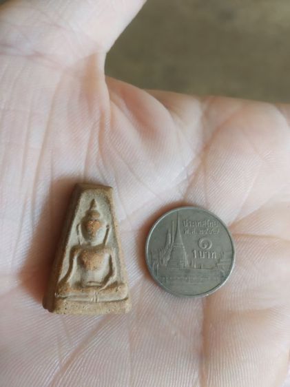 พระเนื้อดินพิมพ์เล็ก(พระผงสุพรรณเนื้อดินหลังเรียบสีน้ำตาลอ่อน(200106)(ไม่ทราบพระเกจิที่สร้าง))พระบ้านพระเครื่องรางของมงคล รูปที่ 9