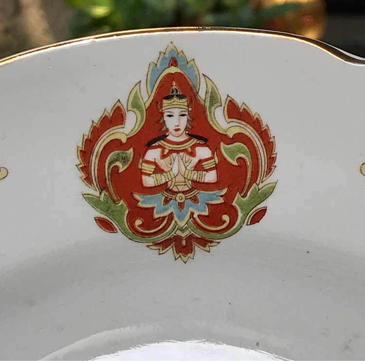 1 คู่ (2 ใบ) Vintage Thai Pattern Ceramic Plate Made In Japan กระเบื้องลายเทพพนม ขอบน้ำทองฉ่ำ ขนาด 9 นิ้ว รูปที่ 6