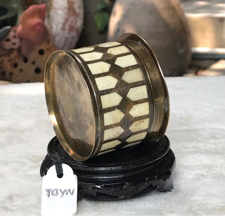 Antique Brass กระปุกแป้งทองเหลืองฝังกระดูก จัดเก็บสร้อย แหวน ของรักษ์ หรืออื่นๆ รูปที่ 5