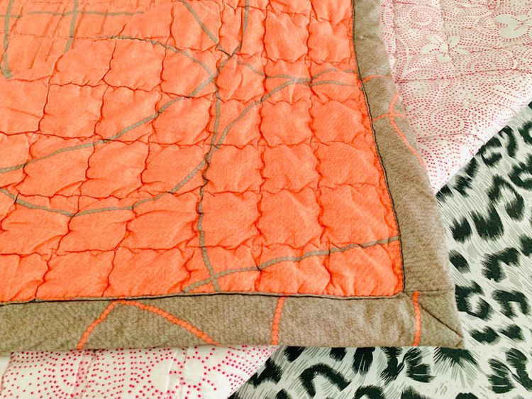 ผ้าปูรองนอน (แบบหนา) ขนาด 4.5-5ฟุต เอิร์ธโทนสีส้มลายกราฟฟิก มือสองขายตามสภาพ สินค้าญี่ปุ่น-เกาหลีแท้ รูปที่ 9