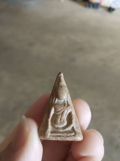 พระเนื้อดิน(พระพิมพ์พระนางพญาหลังเรียบ(200208)(ไม่ทราบพระเกจิที่สร้าง))พระบ้านพระเครื่องรางของมงคล รูปที่ 4