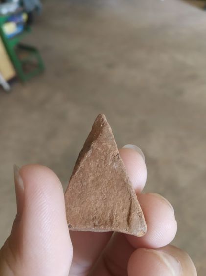 พระเนื้อดิน(พระพิมพ์พระนางพญาหลังเรียบ(ไม่สวยขอคนรับได้)(200217)(ไม่ทราบพระเกจิที่สร้าง))พระบ้านพระเครื่องรางของมงคล รูปที่ 10