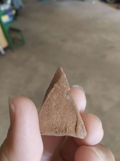 พระเนื้อดิน(พระพิมพ์พระนางพญาหลังเรียบ(ไม่สวยขอคนรับได้)(200217)(ไม่ทราบพระเกจิที่สร้าง))พระบ้านพระเครื่องรางของมงคล รูปที่ 9