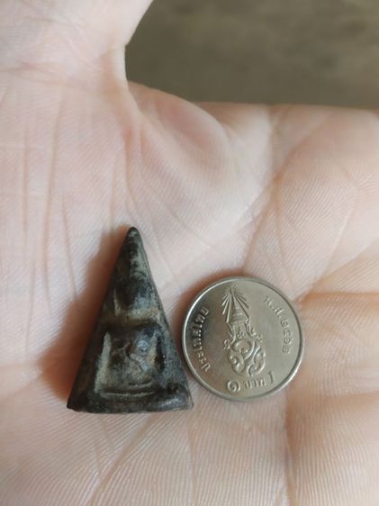 พระเนื้อดินผสมผงใบลานพิมพ์เล็ก(พระพิมพ์พระนางพญาเนื้อออกสีดำพิมพ์เล็ก(160201)(ไม่ทราบพระเกจิที่สร้าง))พระบ้านพระเครื่องรางของมงคล รูปที่ 7