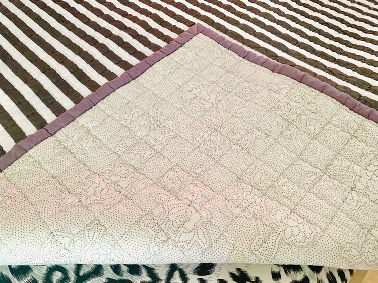 ผ้าปูรองนอน (แบบหนา) ขนาด 4.5-5ฟุต สีเทาดำลายทางขอบเทา ยี่ห้อ Angle in Bedding (สภาพใหม่) มือสองสภาพดี สินค้าญี่ปุ่น-เกาหลีแท้ รูปที่ 6