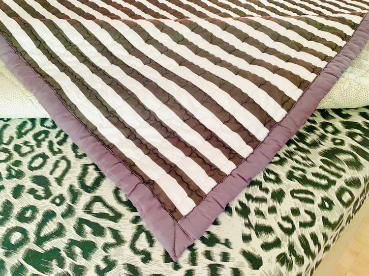 ผ้าปูรองนอน (แบบหนา) ขนาด 4.5-5ฟุต สีเทาดำลายทางขอบเทา ยี่ห้อ Angle in Bedding (สภาพใหม่) มือสองสภาพดี สินค้าญี่ปุ่น-เกาหลีแท้ รูปที่ 8