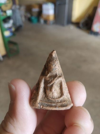 พระเนื้อดิน(พระพิมพ์พระนางหลังเรียบ(ไม่สวยขอคนที่รับได้)(200213)(ไม่ทราบพระเกจิที่สร้าง))พระบ้านพระเครื่องรางของมงคล