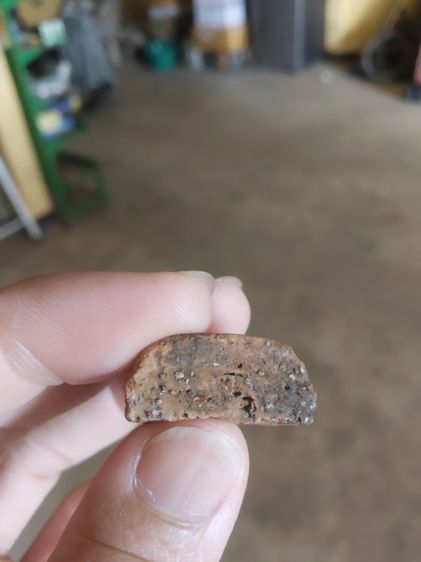 พระเนื้อดิน(พระพิมพ์พระนางหลังเรียบ(ไม่สวยขอคนที่รับได้)(200213)(ไม่ทราบพระเกจิที่สร้าง))พระบ้านพระเครื่องรางของมงคล รูปที่ 15