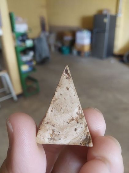 พระเนื้อดิน(พระพิมพ์พระนางพญาหลังเรียบเนื้อออกสีขาว(ไม่ค่อยสวยขอคนที่รับได้)(200211)(ไม่ทราบพระเกจิที่สร้าง))พระบ้านพระเครื่องรางของมงคล รูปที่ 11